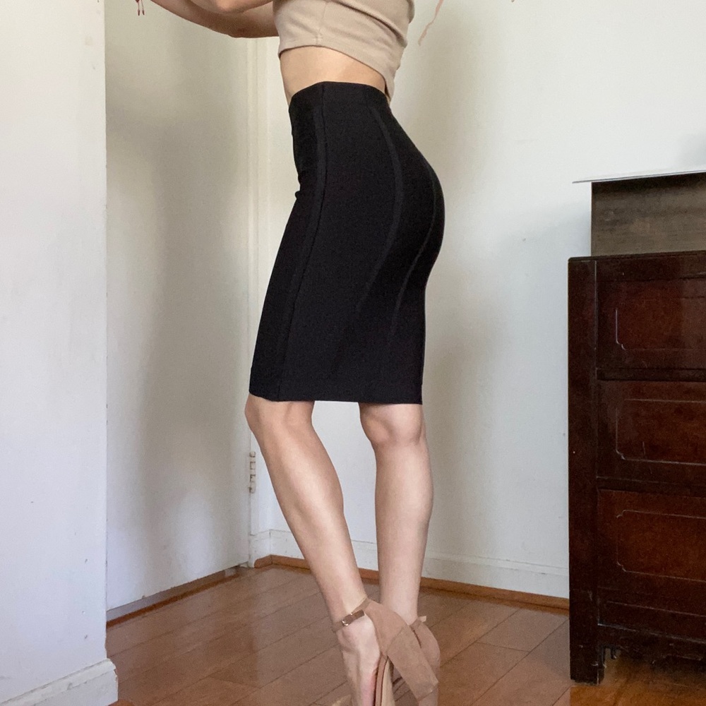 SOLD 🚫 NWOT✨BCBG Bodycon Skirt - Picture 1 of 9